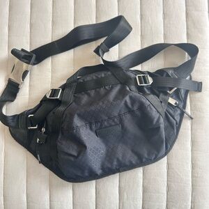 Athleta Women's Black Belt Bag, Crossbody Bag, Fanny Pack, Gym Bag